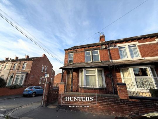 Healdfield Road, Castleford - Photo 1