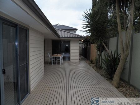 27a Lomond Avenue, Kilsyth - Photo 4