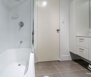 3 Bedroom Townhouse - Photo 3