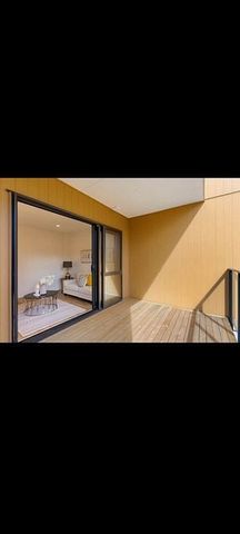 Modern 3BR Townhouse in Flat Bush - Photo 5