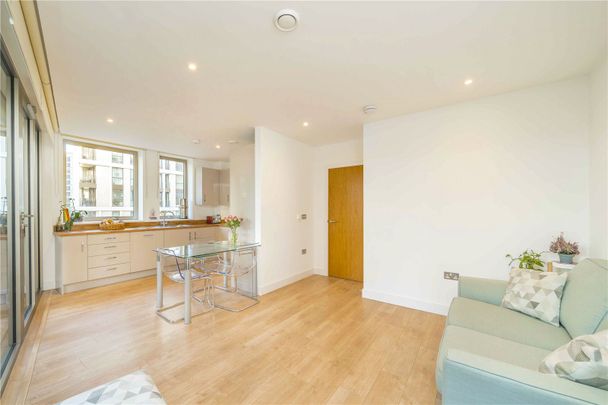 Bessemer Place, Greenwich Peninsula, SE10, London - Photo 1