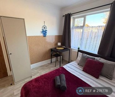 2 bedroom semi-detached house to rent - Photo 5