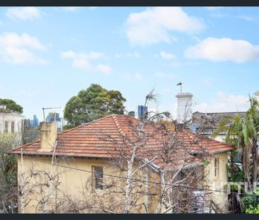 Stylish One Bedroom Apartment in the heart of South Yarra! - Photo 2