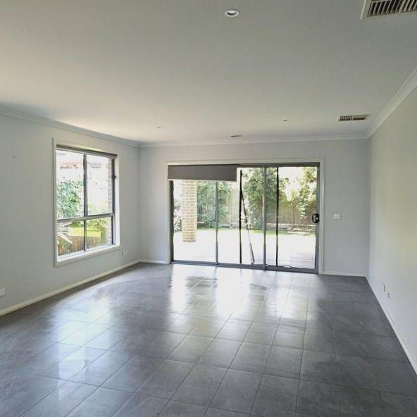 GORGEOUS 3 BEDROOM FAMILY HOME WITH KIDS RETREAT OR 4TH BEDROOM/STUDY - Photo 1