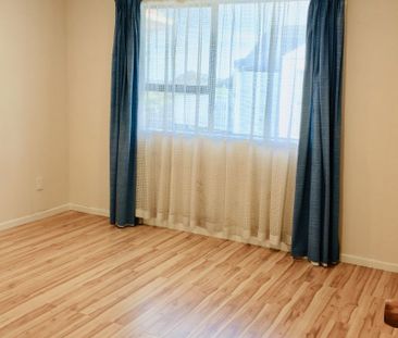 Property Management61a Sunset Rd, Totara Vale - Apartment for Rent - Photo 2