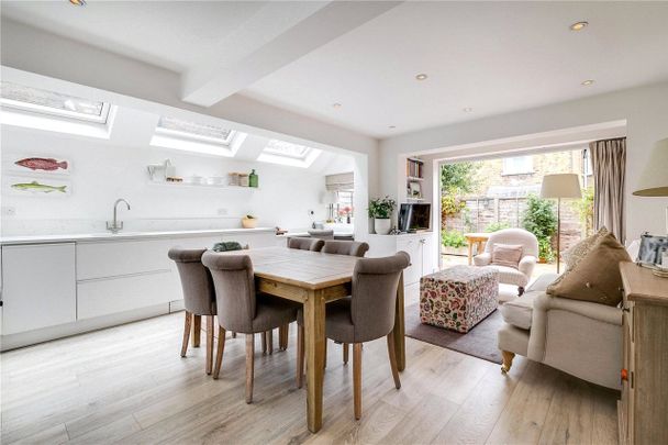 Priory Park Road, Brondesbury Park, NW6, London - Photo 1
