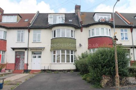 1 bedroom property to rent in Westcliff On Sea - Photo 2