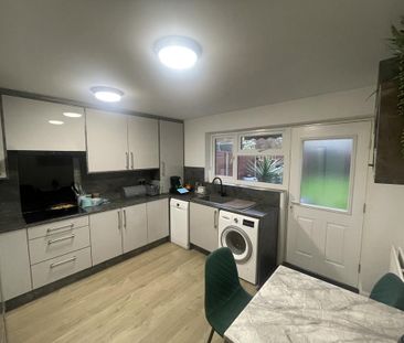 2 bedroom terraced house to rent - Photo 5