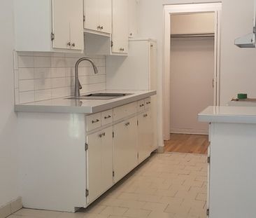3 1/2 Rénové Chauffé/Eau Chaude - Photo 2