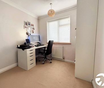 4 bedroom semi-detached house to rent - Photo 4