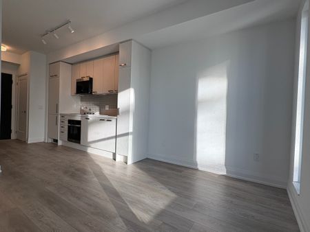 For Lease - 20 Soudan Avenue Unit# 2010, Toronto, Ontario - Photo 3