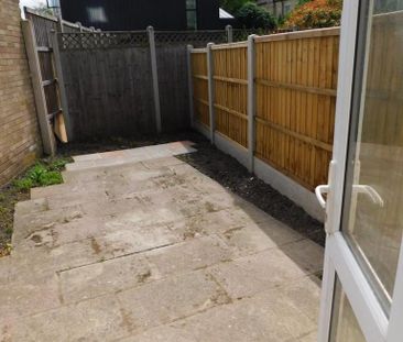 2 bedroom terraced house to rent - Photo 4
