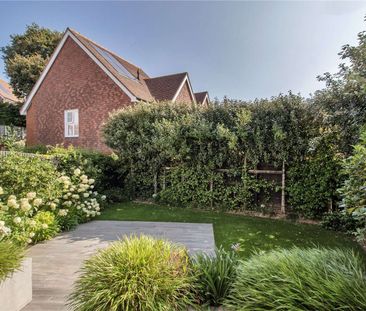 Semi-detached four bedroom home within a private development in Haw... - Photo 4