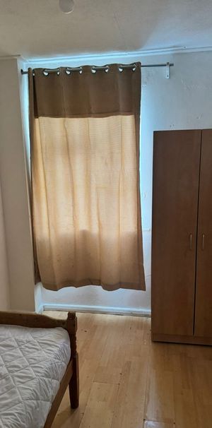 Room in a Shared House, London Road, IG11 - Photo 1