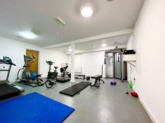 Studio to rent - Photo 1