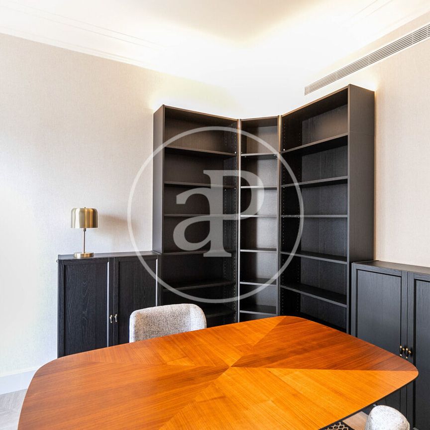 Apartment for rent, furnished with design, on Paseo de Gracia. - Photo 1