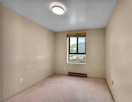 For Lease - 17 Eldon Hall Place Unit# 212, Kingston, Ontario - Photo 4