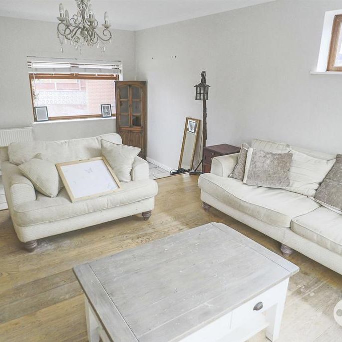 4 bedroom detached house to rent - Photo 1