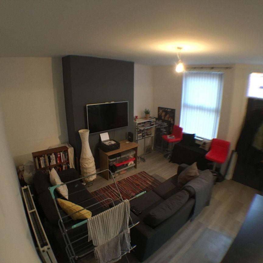 4 Bed - 52 Harold Place, Hyde Park, Leeds - LS6 1PQ - Student - Photo 1