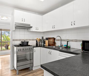 23 Poa Court, Delahey VIC 3037 - Photo 1