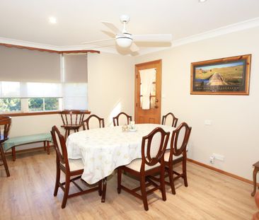 Fully Furnished Family Home in Crestwood - Photo 3