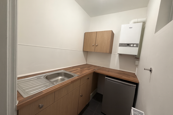 Studio for Rent - Photo 1