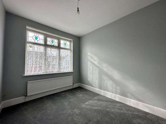 South Crescent, Southend On Sea, Essex, SS2 - Photo 1