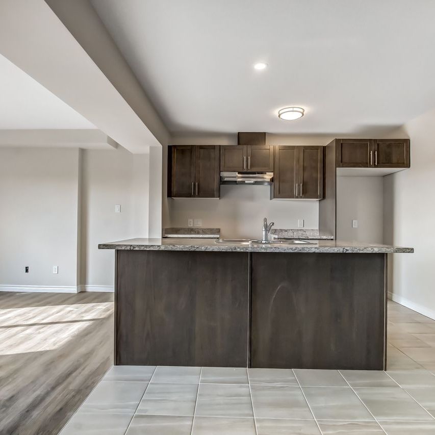 For Lease - 345 KENNINGTON Way, London South, Ontario - Photo 1