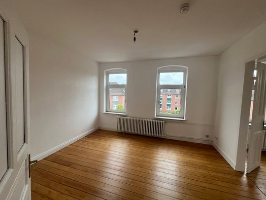 Schöne 2,5 Zimmer Altbau Wohnung im Herzen von Kiel. - Foto 1