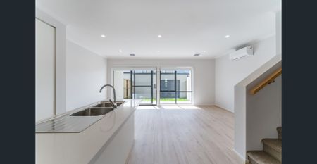 **RECEIVE ONE MONTH FREE RENT, ASK US HOW! Brand New 3-Bedroom Family Home for Lease – Deanside - Photo 4