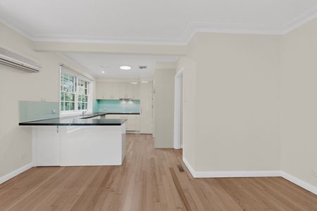 1/11 Allenby Road, Canterbury VIC 3126 - House For Rent | Domain - Photo 4