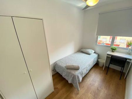 Calle de Almonacid, Madrid, Community of Madrid 28038 - Photo 3