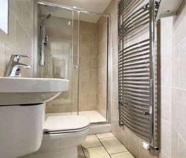 Widecombe Gardens, Ilford, IG4 - Photo 3