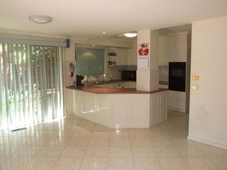 Executive Living in the Heart of Wheelers Hill – Grand Family Residence - Photo 5