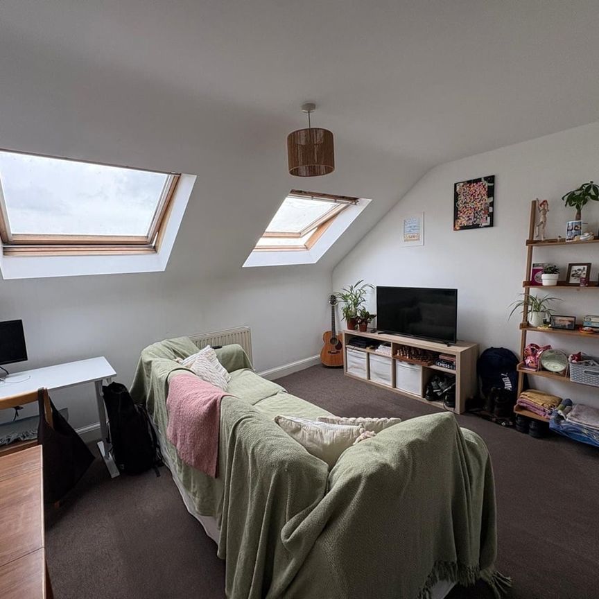 1 Bed Flat, Glenburnie Road, SW17 - Photo 1