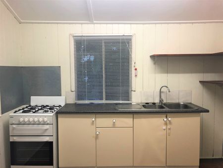 2/11 King St, North Mackay QLD 4740 - Apartment For Rent | Domain - Photo 2