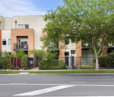 LARGE TWO BEDROOM DOUBLE STOREY - Photo 5