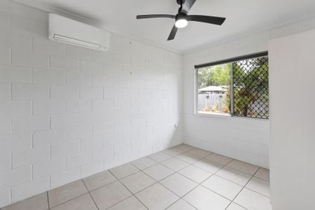 A Hidden Gem - Perfect Location - Sweet family home - Photo 4