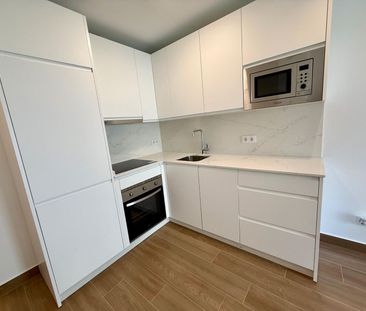 Middle Floor Apartment in Fuengirola - Photo 4