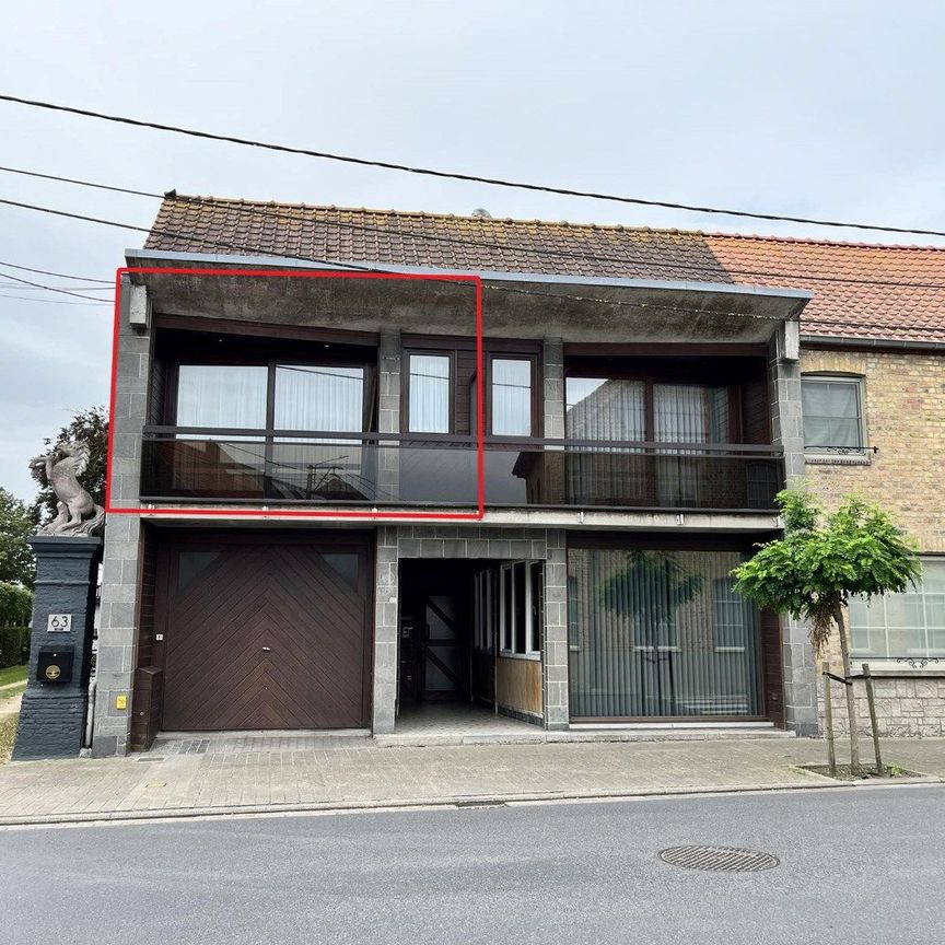 Ruim appartement met 2 slaapkamers en autostaanplaats te Leke - Foto 1