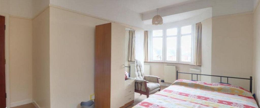 1 bedroom in a house share to rent - Photo 1