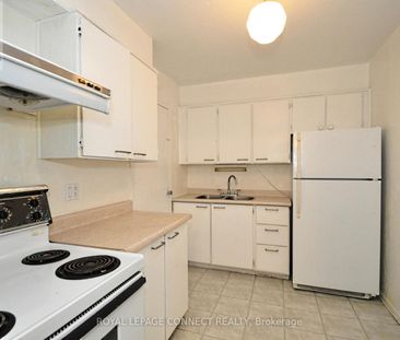 #407 - 5 Parkway Forest Drive – Toronto C15, Ontario - Photo 5