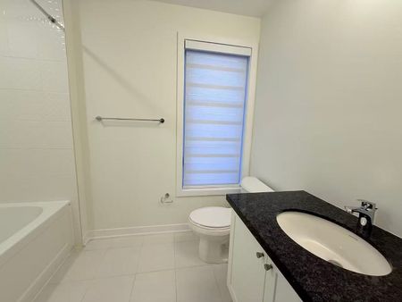 For Lease - 27 Harvey Bunker Crescent, Markham, Ontario - Photo 3