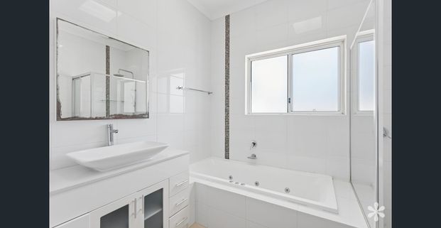 Stunning Family Home - Photo 1