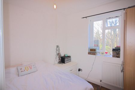 1 Bed Flat, North Hill, N6 - Photo 4