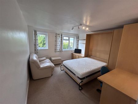 Studio to rent - Photo 4