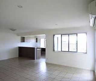 Double garaged 3 bedroom townhouse in Central Calamvale area - Photo 3