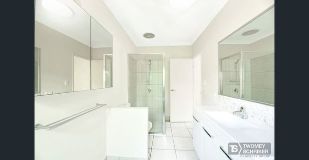 Modern 3-Bedroom Home with Exceptional Indoor-Outdoor Living - Photo 1