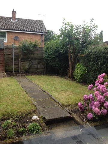 4 bedroom semi-detached house to rent - Photo 3
