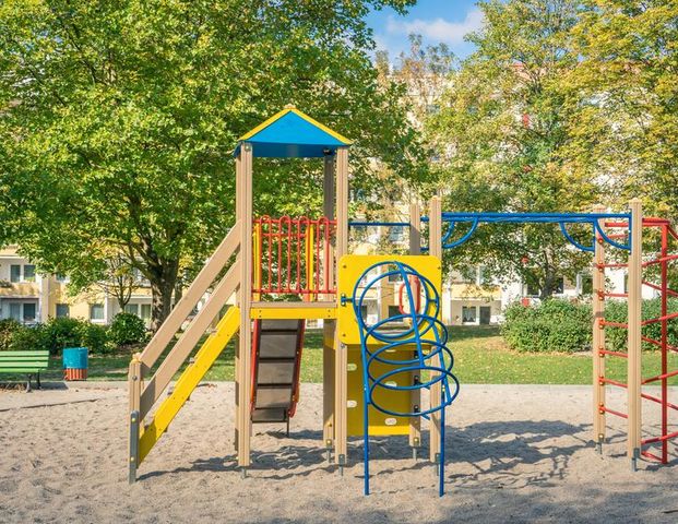 4-Raum-Wohnung und den Spielplatz im Wohnumfeld - Foto 1
